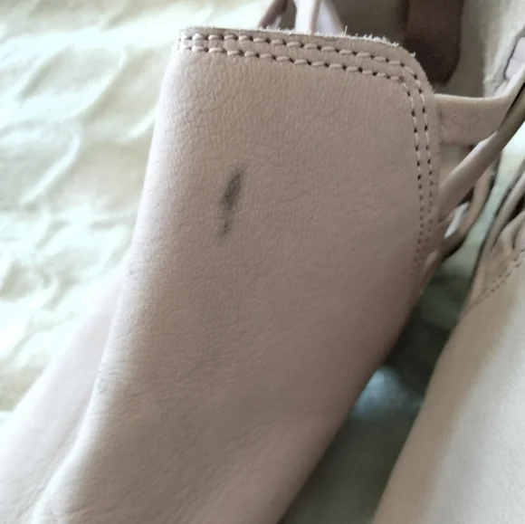 Seychelles Dusty pink Criss-cross Cutout Soft leather ankle bootie - Picture 4 of 10